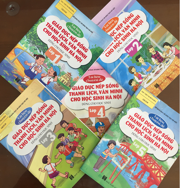 BÀI GIỚI THIỆU SÁCH THÁNG 10